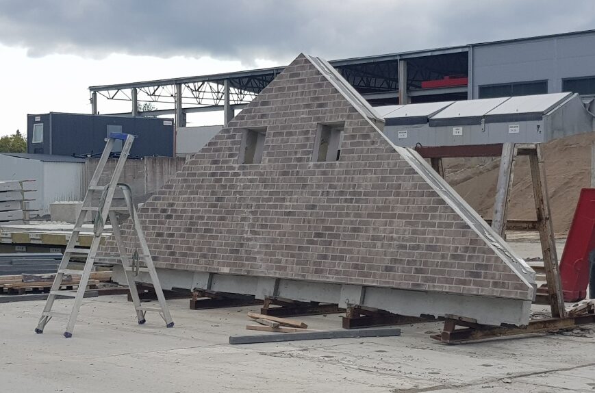 20221207_095356382_iOS